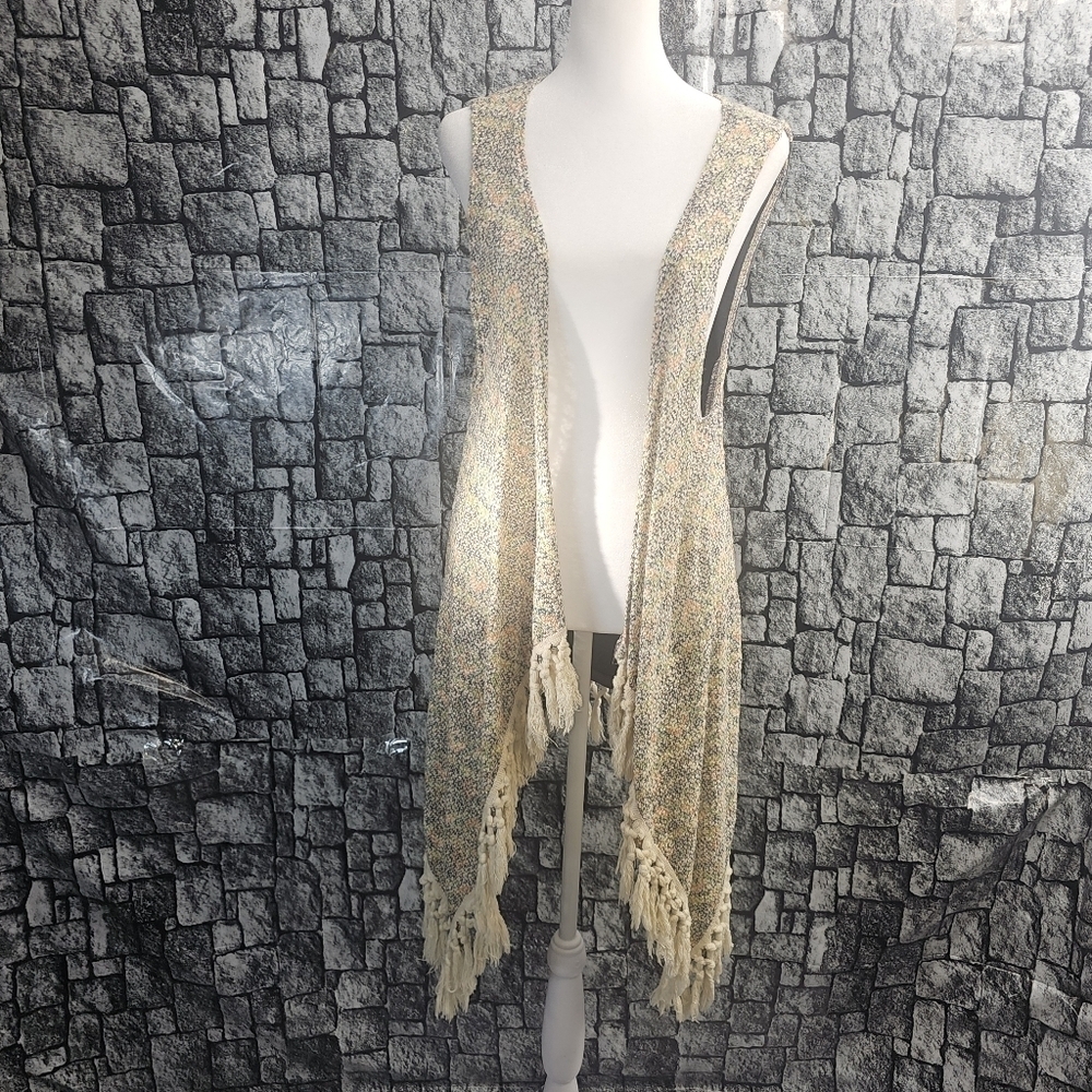 Umgee size small/medium sweater vest/cardigan with fringe